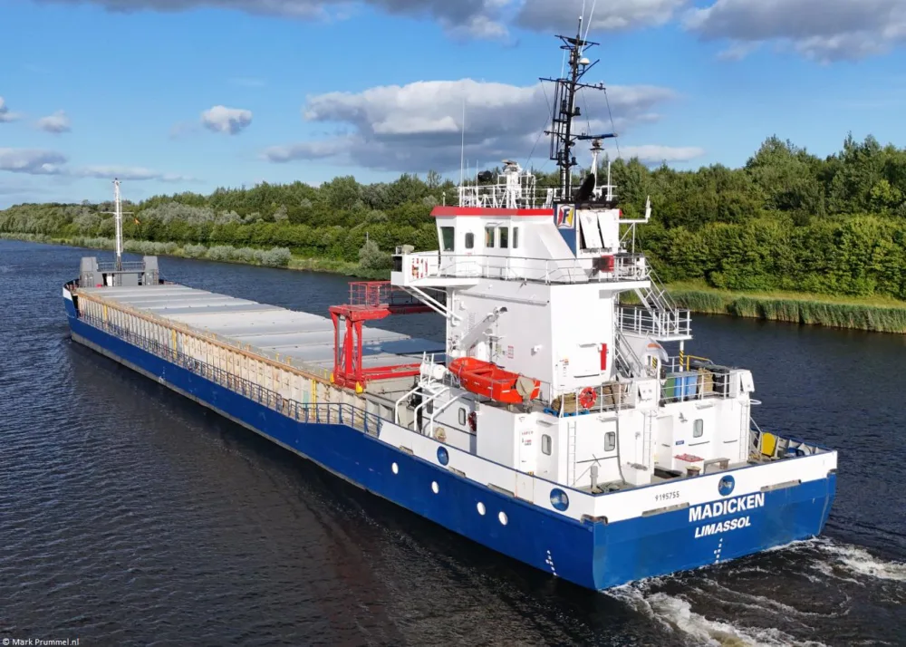 Madicken in Kiel Canal passing Oldenbüttel, 24-07-2024