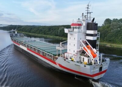 Moezelborg in Kiel Canal passing Hohenhörn, 23-07-2024