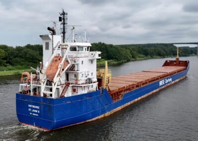 Ostbense in Kiel Canal passing Hohenhörn, 23-07-2024