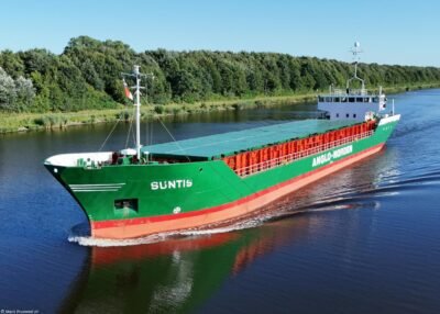Suntis in Kiel Canal passing Hohenhörn, 22-07-2024