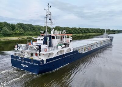 Vertom Isa in Kiel Canal passing Hohenhörn, 25-07-2024