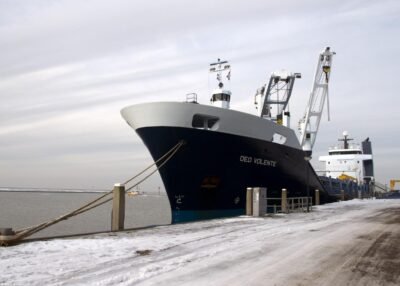 Deo Volente moored in Harlingen, 24-12-2009