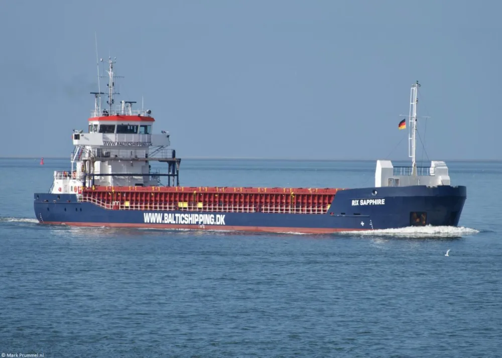 Rix Sapphire passing Cuxhaven, 31-08-2024