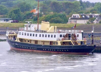 Friesland moored at Vlieland, 25-06-2006