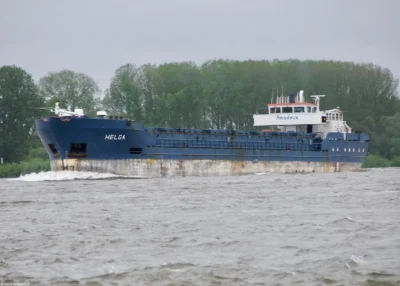 Helga on river Rhine passing Tolkamer, 31-05-2006