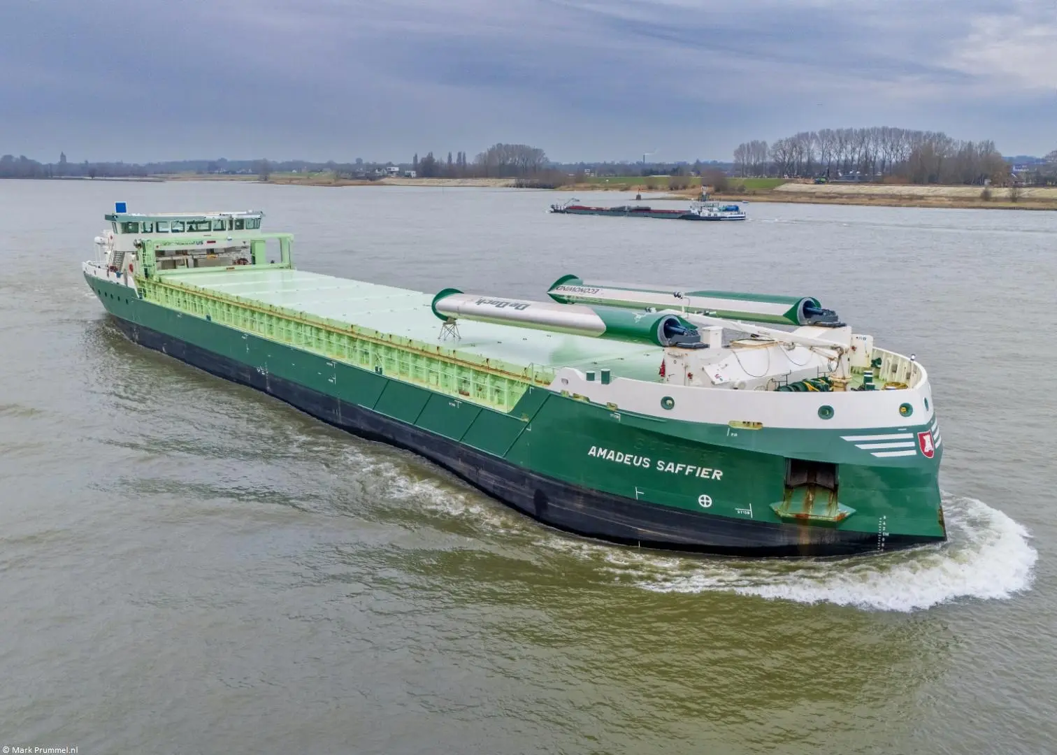 Amadeus Saffier on river Waal passing Vuren, 23-01-2025