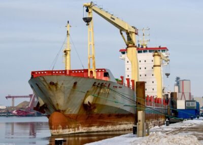 Berta moored in Harlingen, 24-12-2009