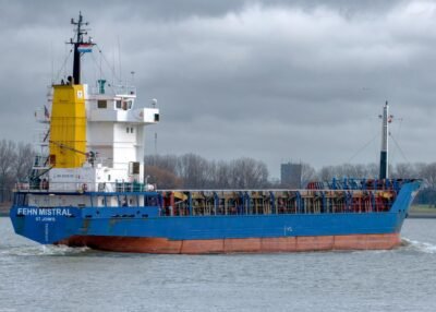 Fehn Mistral inbound Rotterdam passing Rozenburg, 16-12-2012