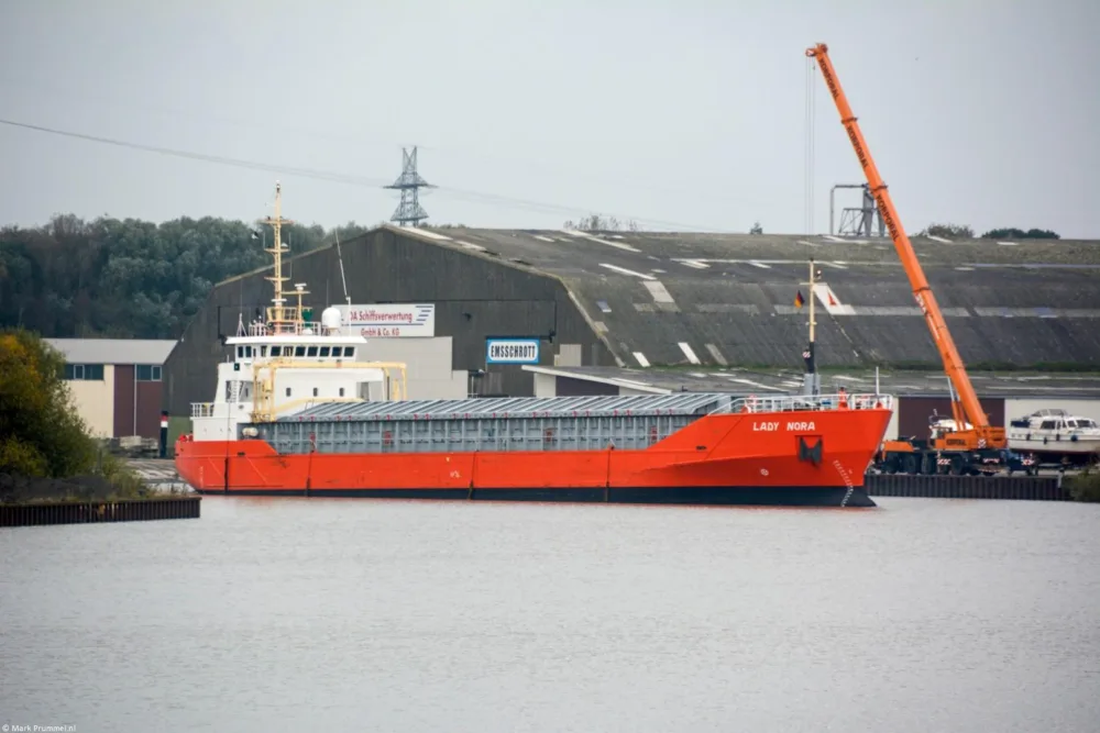 Lady Nora arriving in Papenburg, 25-10-2014