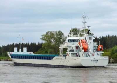 Najade in Kiel Canal passing Breiholz, 29-05-2014