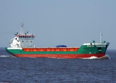 Pinta passing Cuxhaven, 07-05-2011