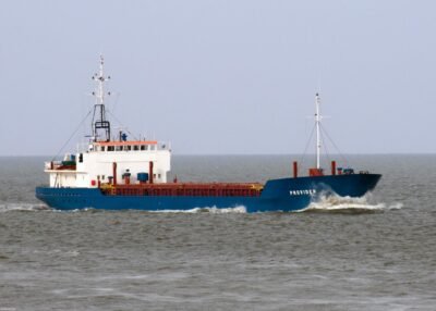 Provider passing Cuxhaven, 31-10-2009