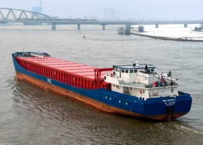 RMS Buchholz on river Waal passing Nijmegen, 29-12-2010