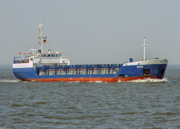 Raba passing Cuxhaven, 07-05-2011