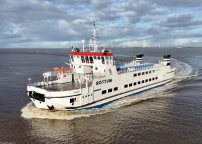 Rottum on river Ems inbound Delfzijl, 11-01-2025