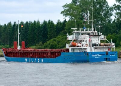 Wilson Brest in Kiel Canal passing Breiholz, 31-05-2014