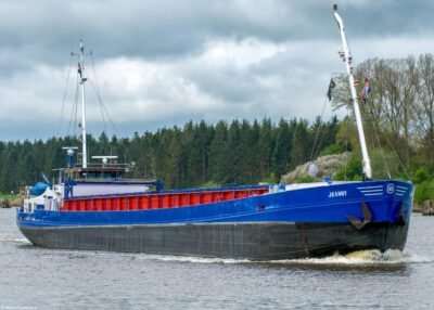 Jeanny in Kiel Canal passing Burg, 12-05-2013