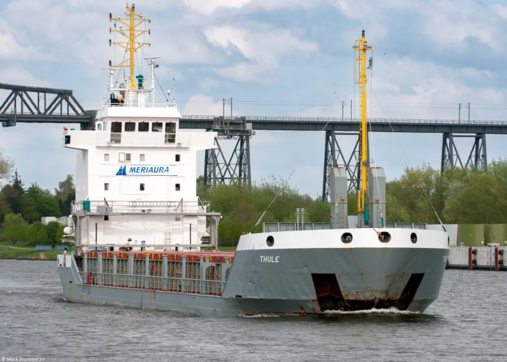 Thule in Kiel Canal passing Rendsburg, 10-05-2013