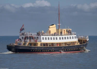 Friesland departing from Medemblik to Enkhuizen, 30-09-2023