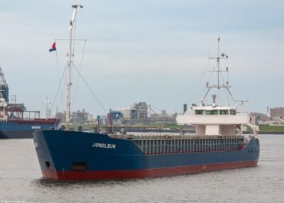 Jongleur arrives in Delfzijl, 10-09-2011