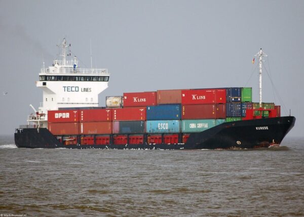 Kurkse on river Elbe passing Cuxhaven, 18-02-2007