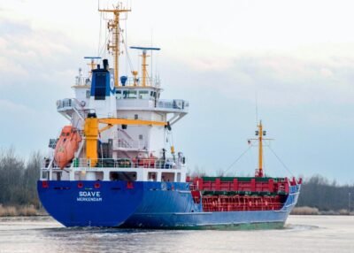 Soave in Kiel Canal passing Burg, 03-04-2010