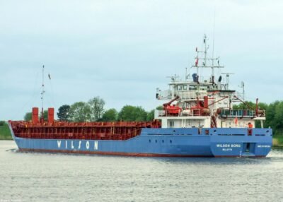 Wilson Borg in Kiel Canal passing Breiholz, 14-05-2015