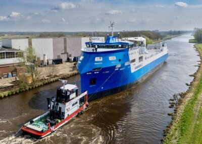 Hawaikinui 2 passing Waterhuizen, 13-04-2025