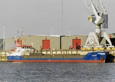 Lotus moored in Delfzijl, 23-03-2001