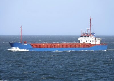 Antonia B passing Cuxhaven, 17-05-2025