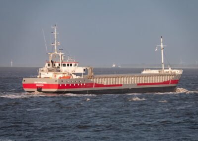 Jekerborg passing Cuxhaven, 17-05-2025