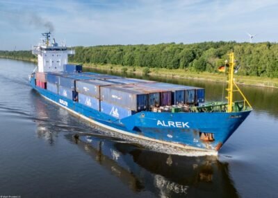 Alrek passing Oldenbüttel in Kiel Canal, 21-06-2025