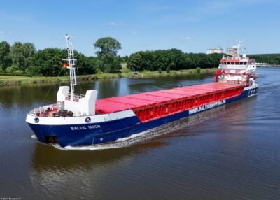 Baltic Moon passing Breiholz in Kiel Canal, 20-06-2025