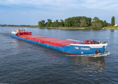 CM Coast on river Waal passing Tiel, 16-06-2025
