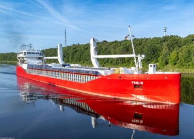 Finn III passing Oldenbüttel in Kiel Canal, 21-06-2025