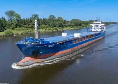 Johanna Helena passing Schülp bei Rendsburg, 21-06-2025