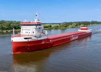 Longeon passing Breiholz in Kiel Canal, 20-06-2025