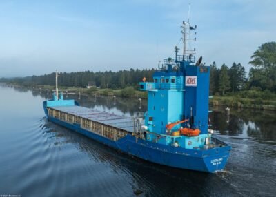 Lottaland passing Breiholz in Kiel Canal, 21-06-2025