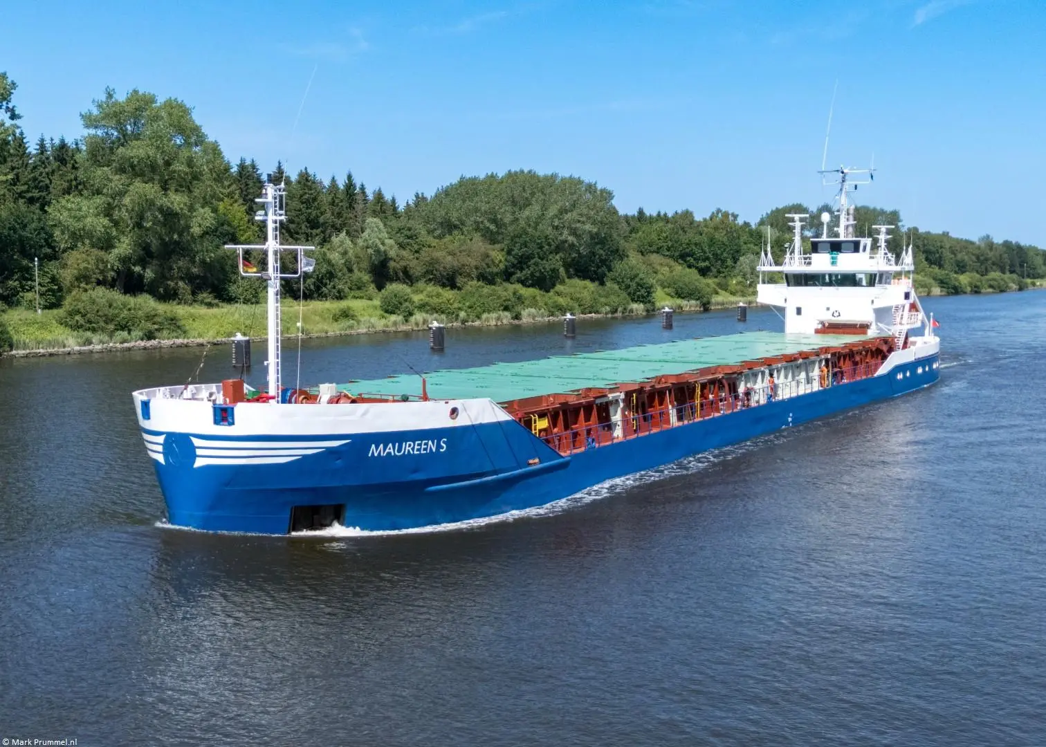 Maureen S passing Schülp bei Rendsburg, 21-06-2025