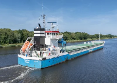 Neerborg passing Oldenbüttel in Kiel Canal, 21-06-2025