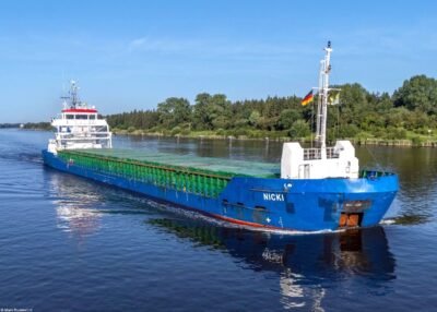 Nicki passing Breiholz in Kiel Canal, 22-06-2025
