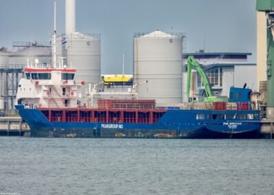 Peak Bordeaux moored in Eemshaven, 01-06-2025
