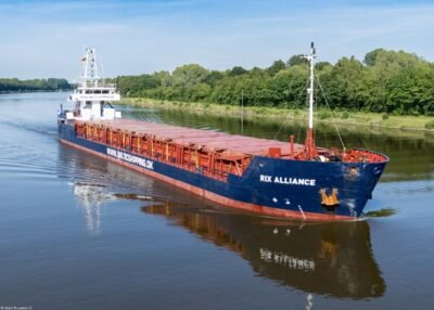 Rix Alliance passing Oldenbüttel in Kiel Canal, 21-06-2025
