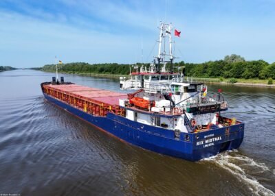 Rix Mistral passing Breiholz in Kiel Canal, 22-06-2025