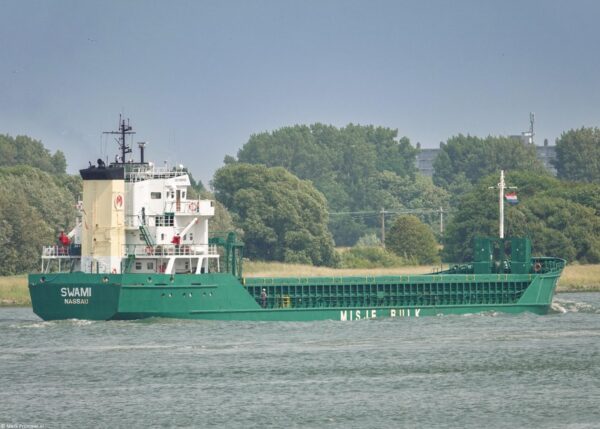 Swami inbound Rotterdam passing Rozenburg, 09-06-2025