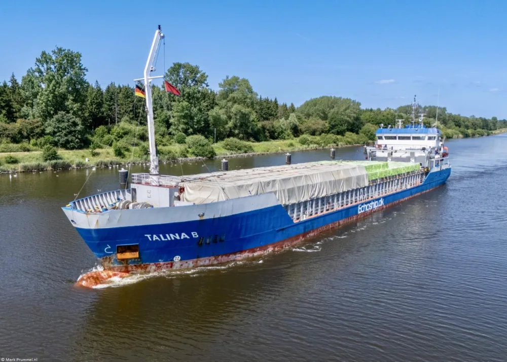 Talina B passing Breiholz in Kiel Canal, 20-06-2025
