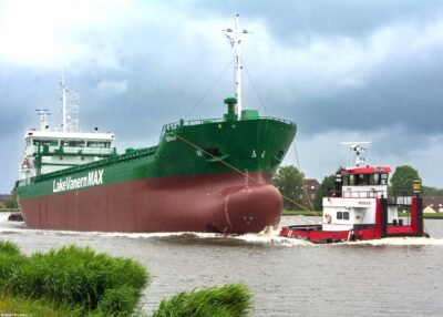 Tidan passing Farmsum underway to open waters, 23-06-2025