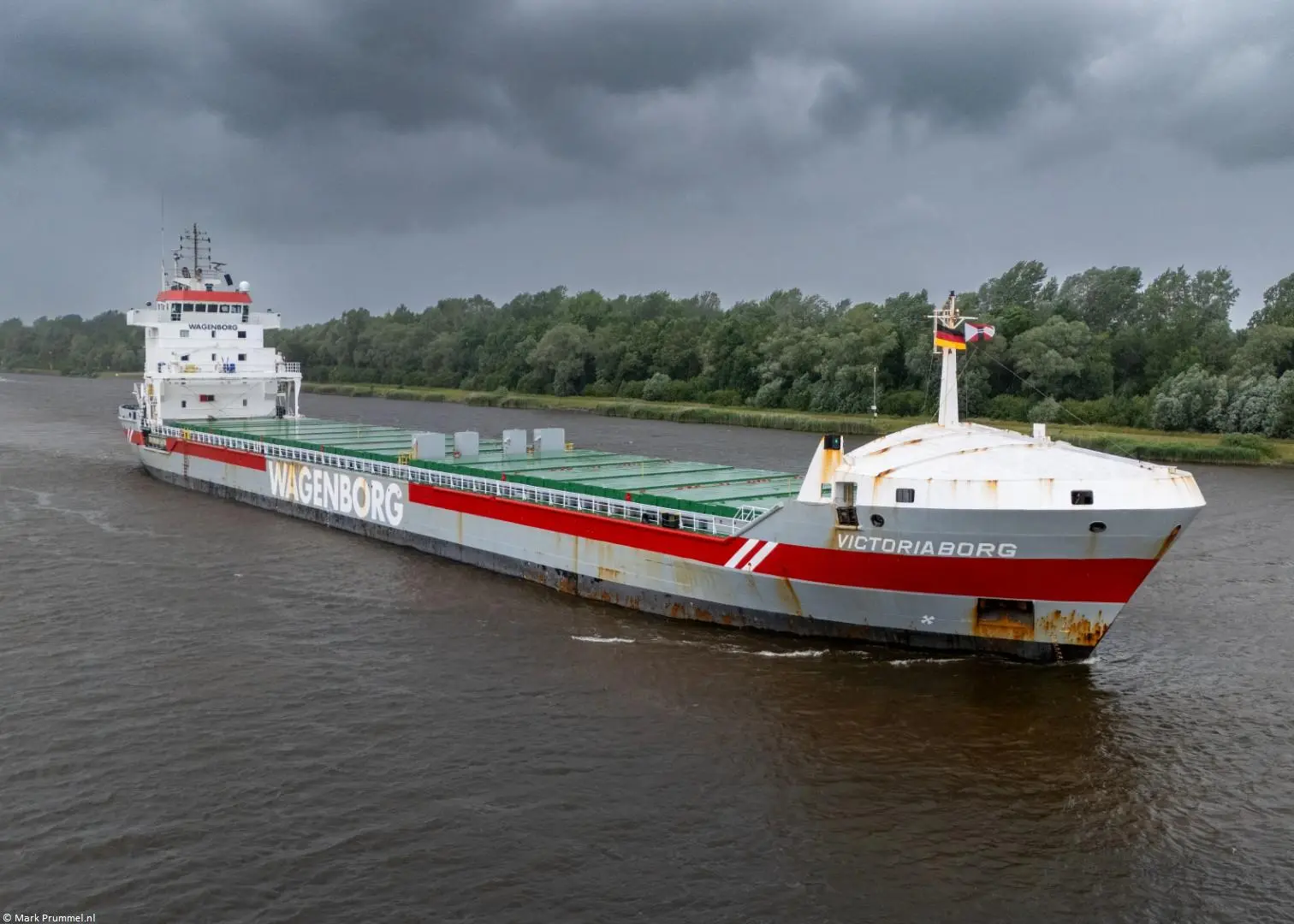 Victoriaborg passing Oldenbüttel in Kiel Canal, 23-06-2025