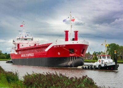 Baltic Star passing Farmsum underway to open waters, 22-08-2025