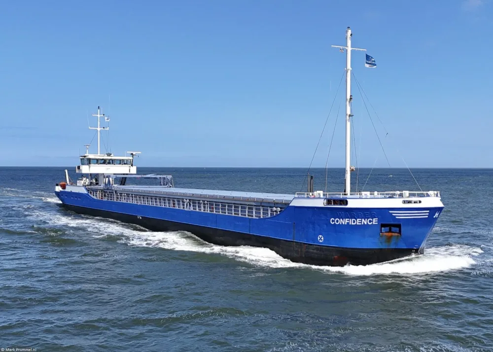 Confidence on river Ems bound for Eemshaven, 08-08-2025